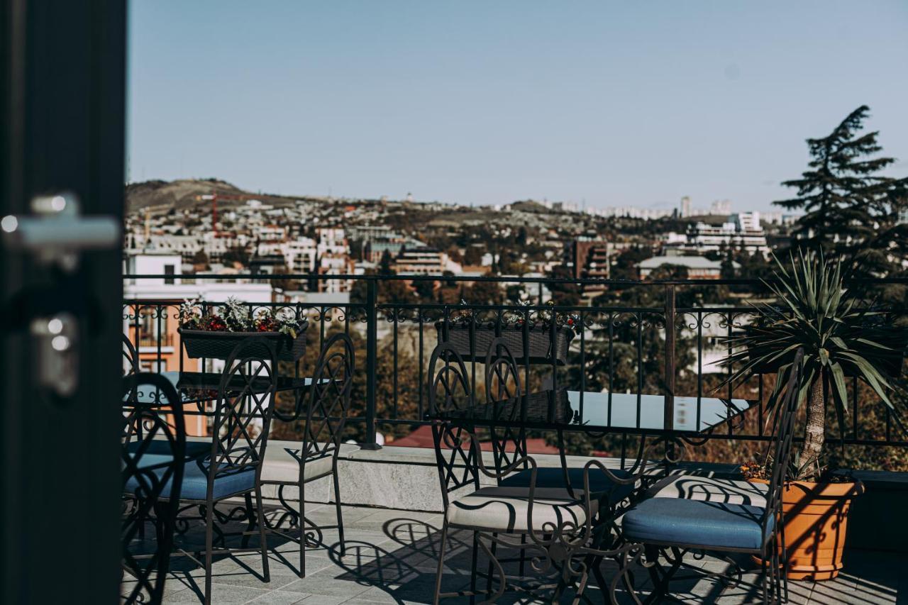 Hotel Winoterra Тбилиси Екстериор снимка