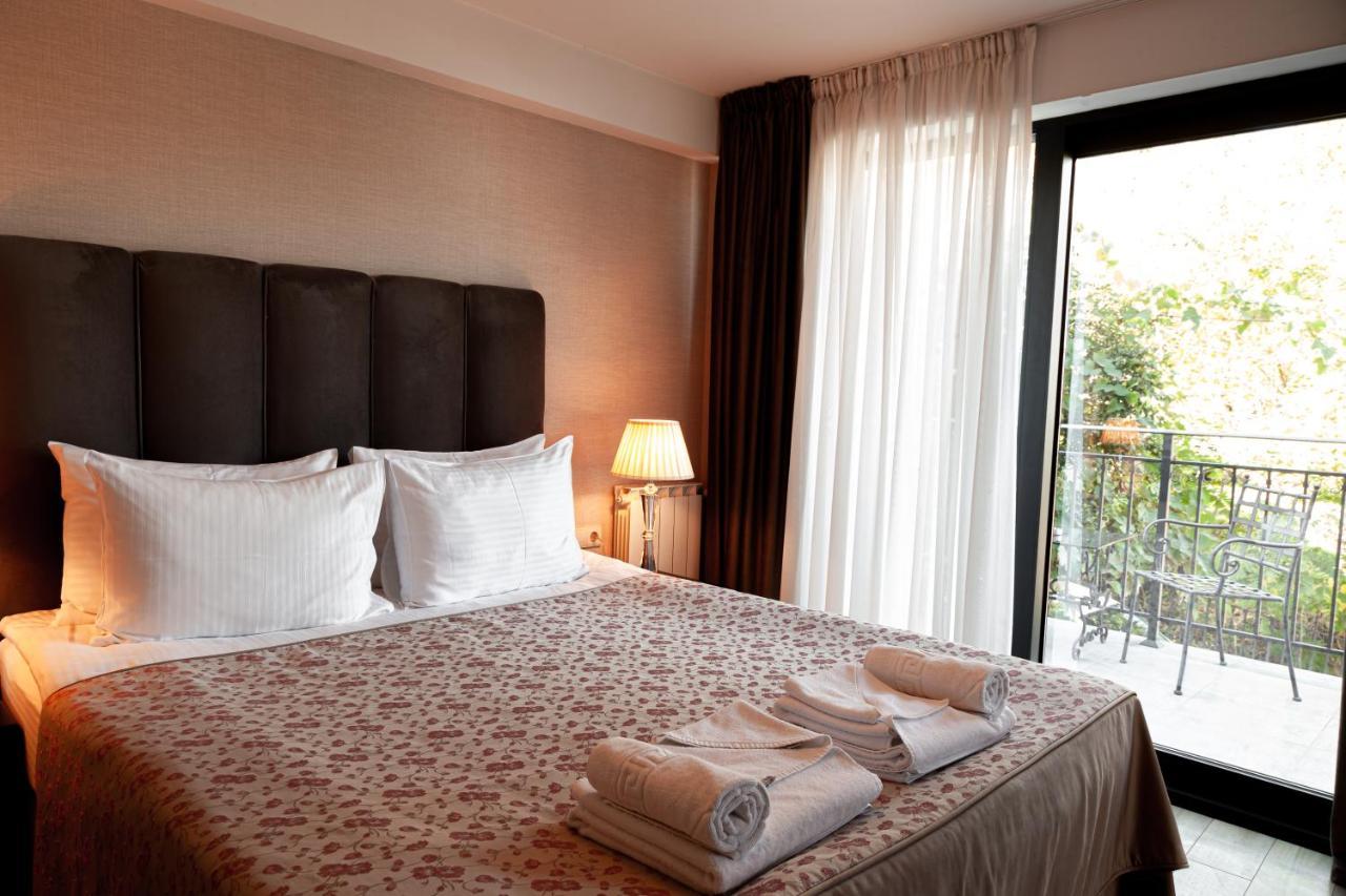 Hotel Winoterra Тбилиси Екстериор снимка