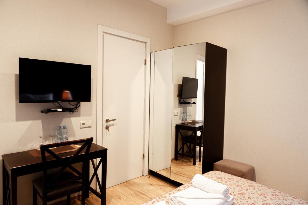 Hotel Winoterra Тбилиси Екстериор снимка