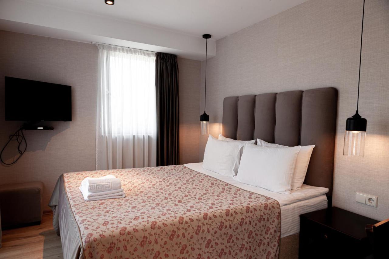 Hotel Winoterra Тбилиси Екстериор снимка