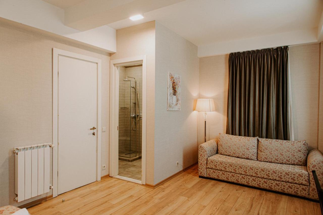 Hotel Winoterra Тбилиси Екстериор снимка