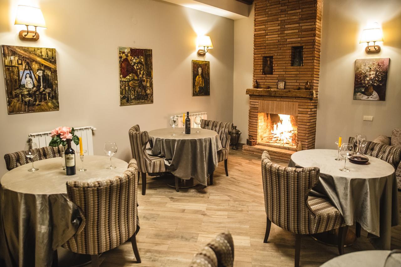 Hotel Winoterra Тбилиси Екстериор снимка